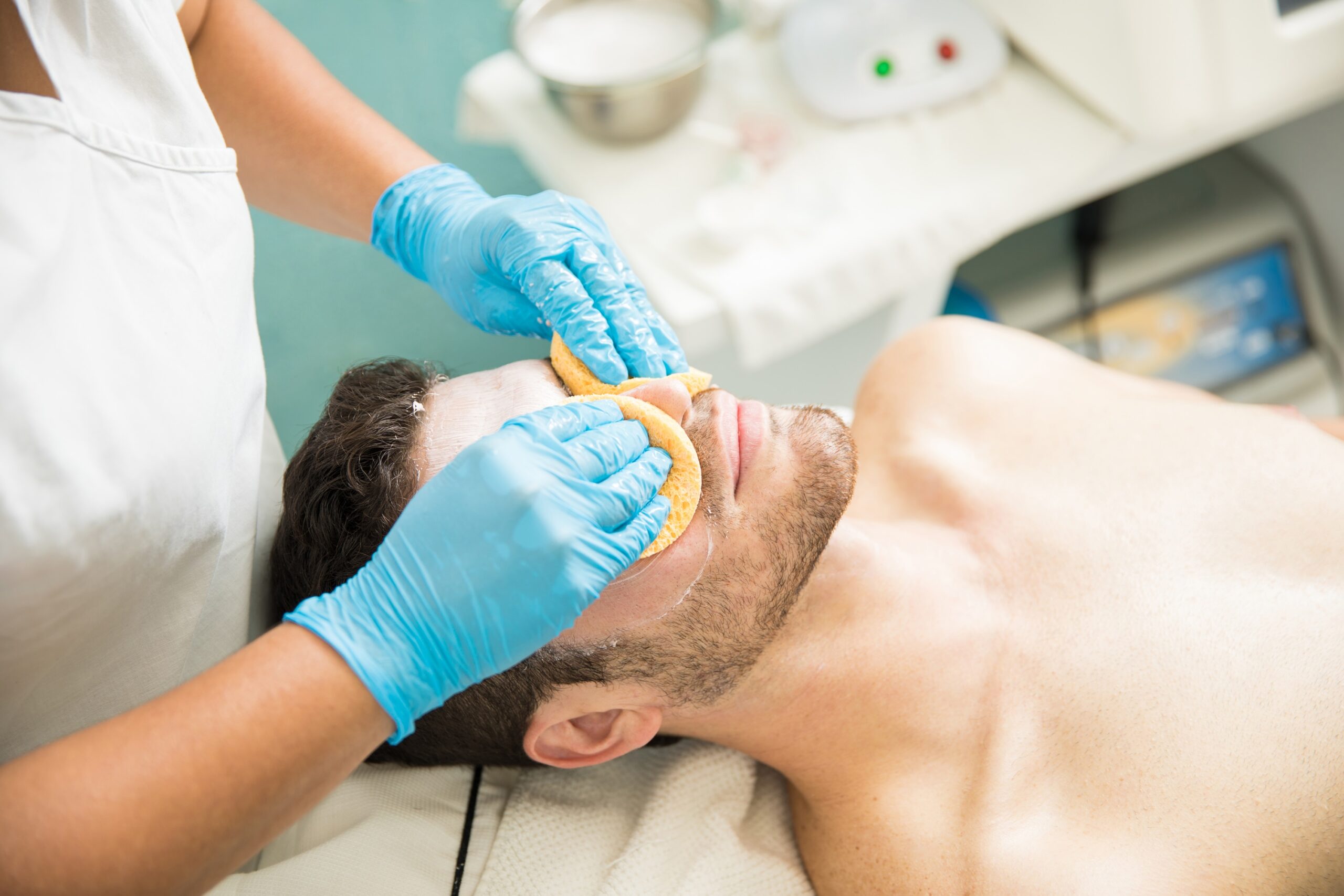 Hydrafacial: ¿Por qué es uno de los tratamientos faciales más populares?